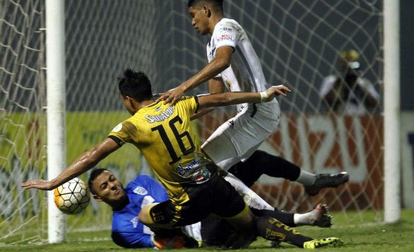 Platense saca un valioso empate al Real España en semifinales